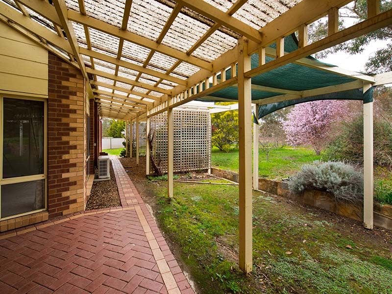 4 Ely Court, Castlemaine VIC 3450, Image 2