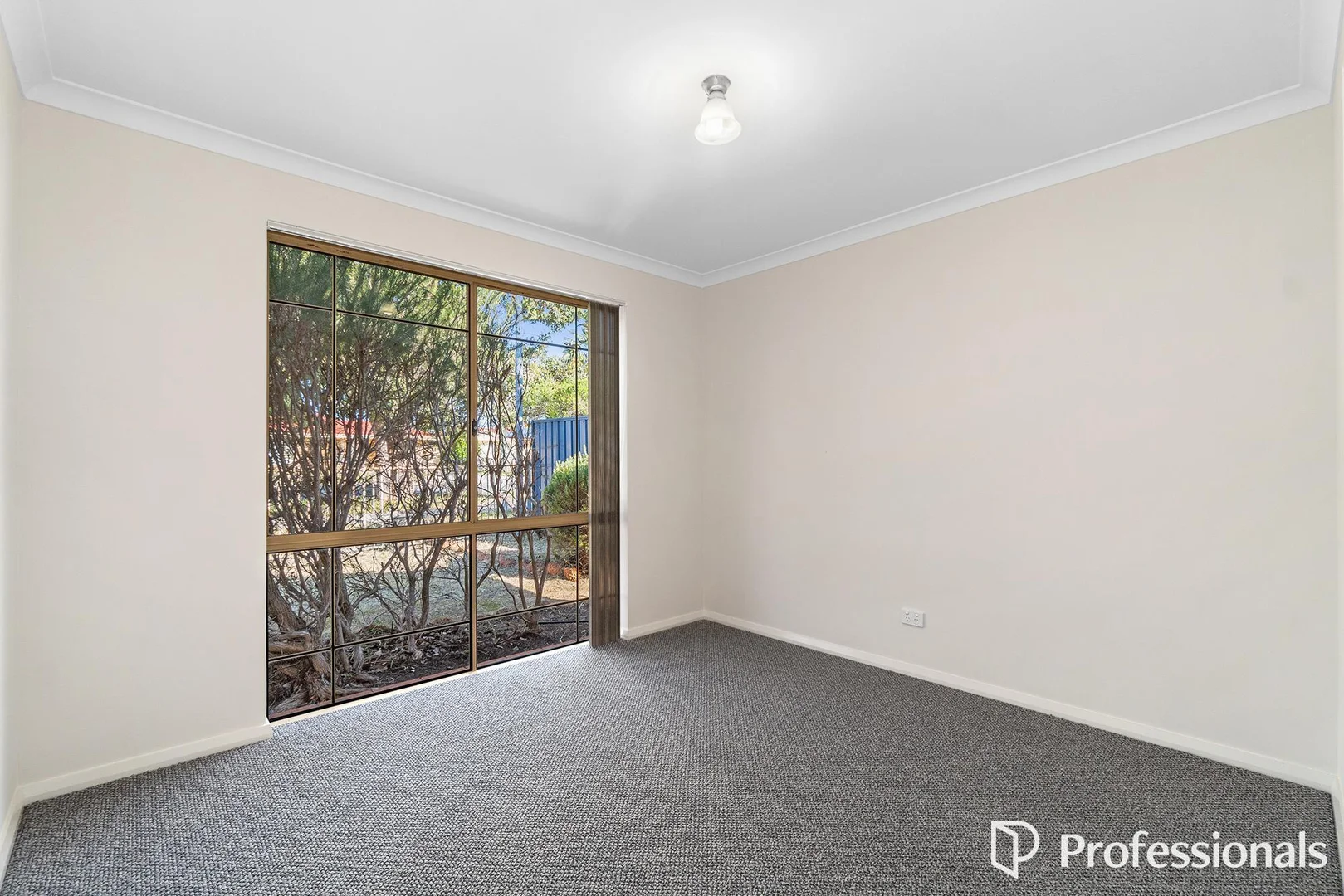 Additional image 32 of 142 Seville Drive, Seville Grove WA 6112