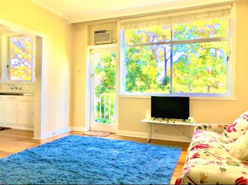 2 bedrooms Apartment / Unit / Flat in 9/15 Beach Avenue ELWOOD VIC, 3184