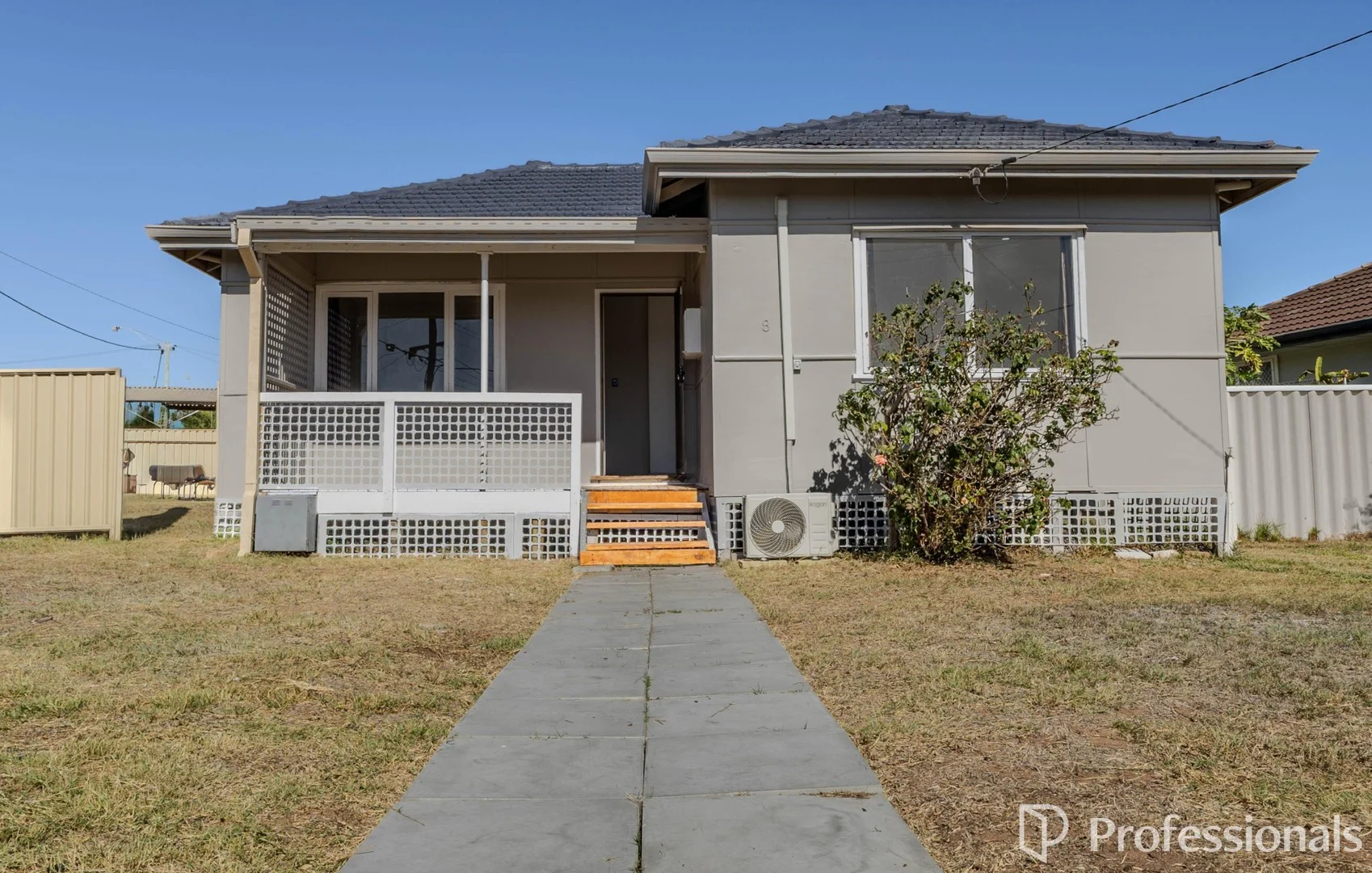 8 Ulmus Street, Rangeway WA 6530