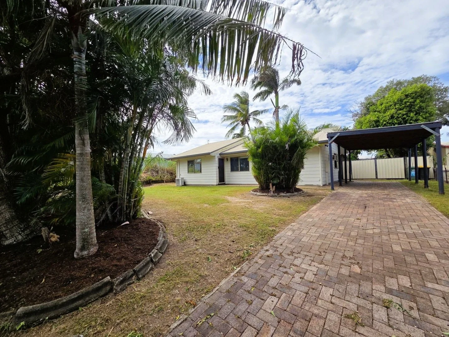 4 Parsons Street, Bucasia QLD 4750