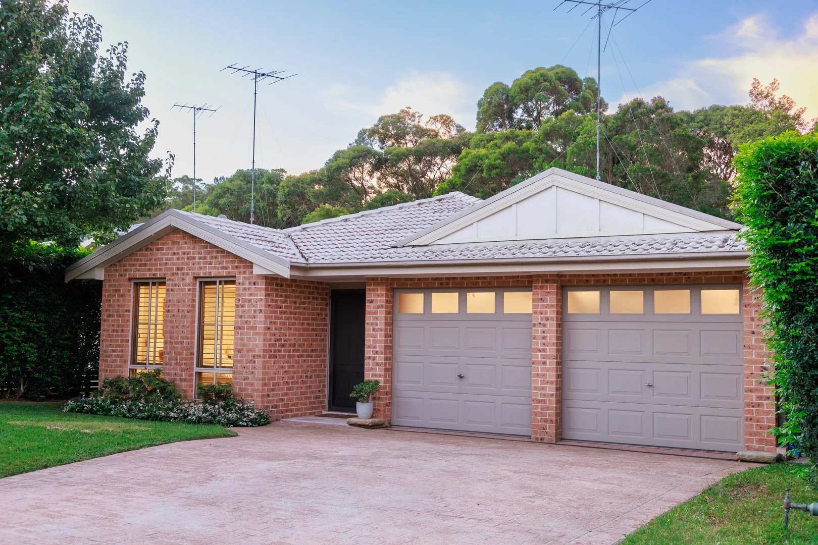 Primary image of 1 Valley Place, Warriewood NSW 2102