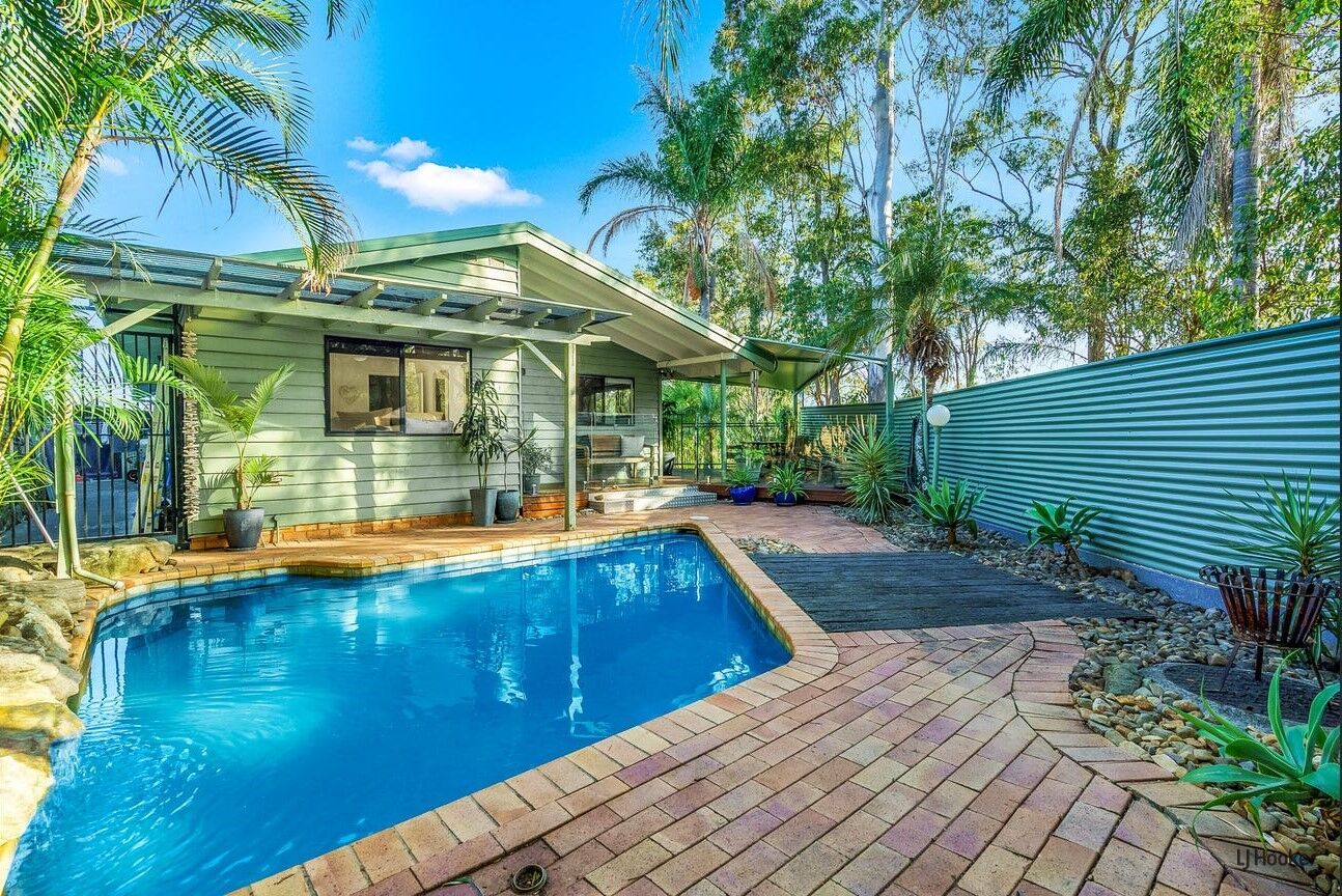 4 bedrooms House in 8 Flaminia Street CURRUMBIN WATERS QLD, 4223