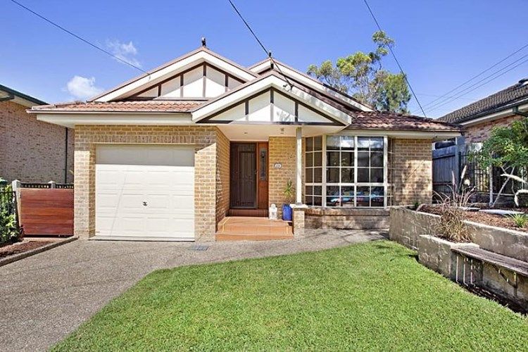 3 bedrooms Apartment / Unit / Flat in 2A Oakwood Place HORNSBY HEIGHTS NSW, 2077