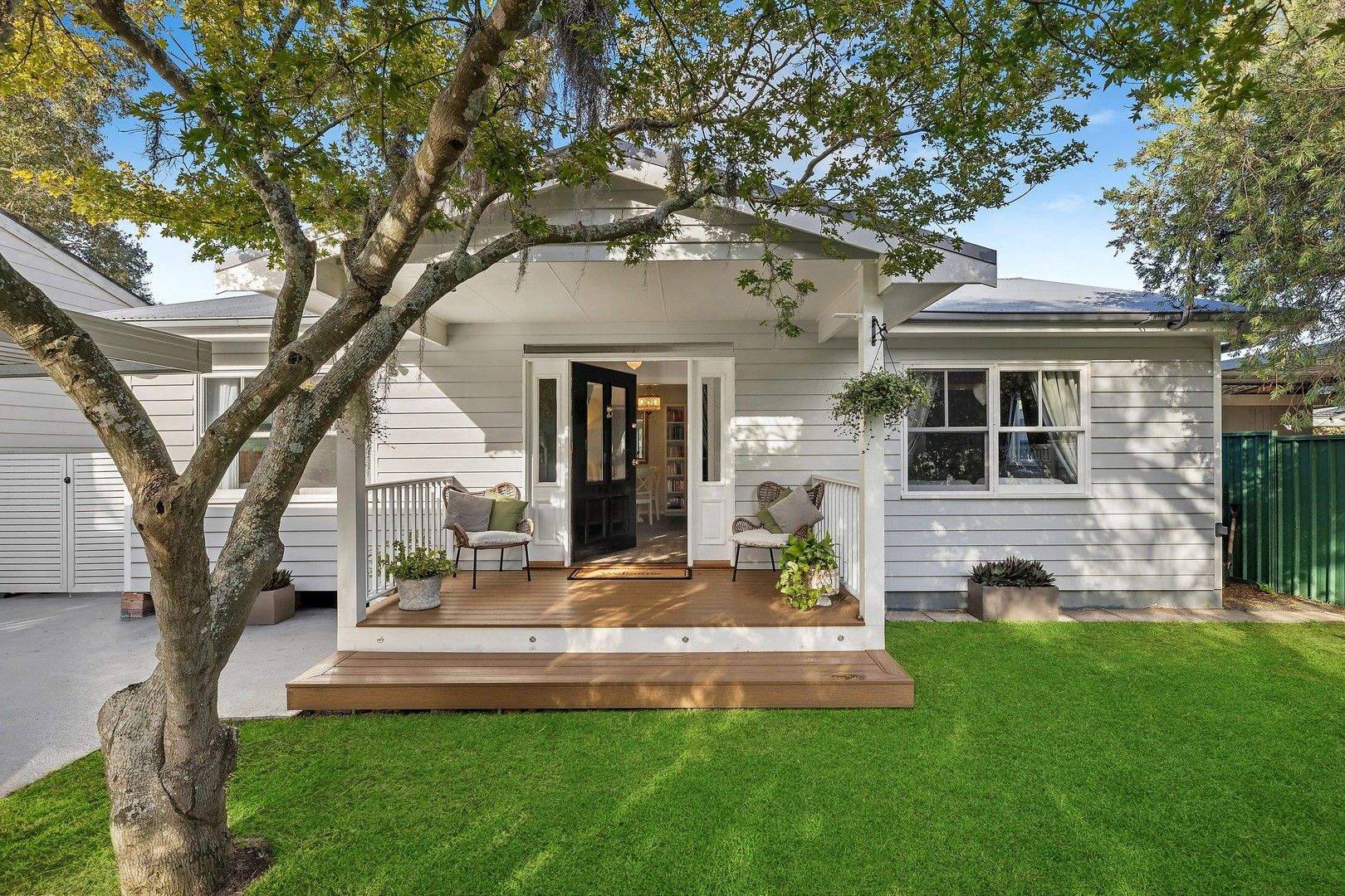 4 bedrooms Apartment / Unit / Flat in 74 Carpenter Street UMINA BEACH NSW, 2257