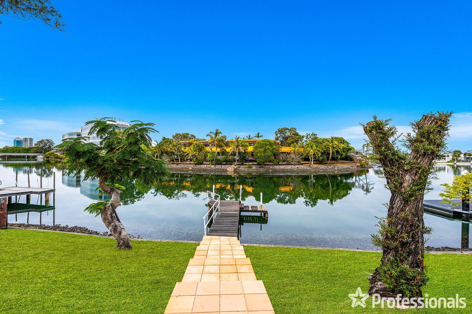 4 Jaguar Drive, Bundall QLD 4217, Image 1