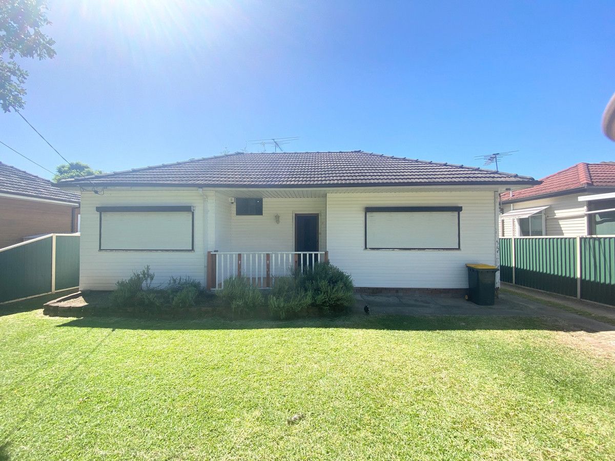 4 bedrooms House in 17 Mala Crescent BLACKTOWN NSW, 2148
