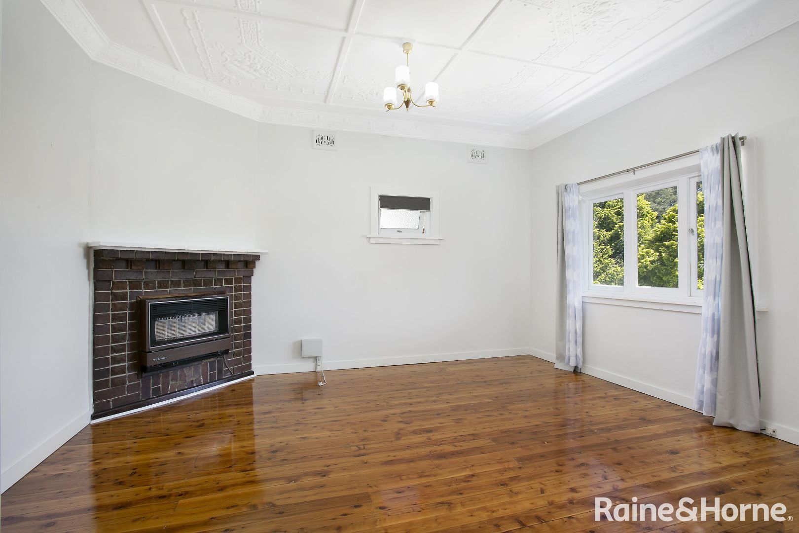 19 Forbes St, Hornsby NSW 2077, Image 2