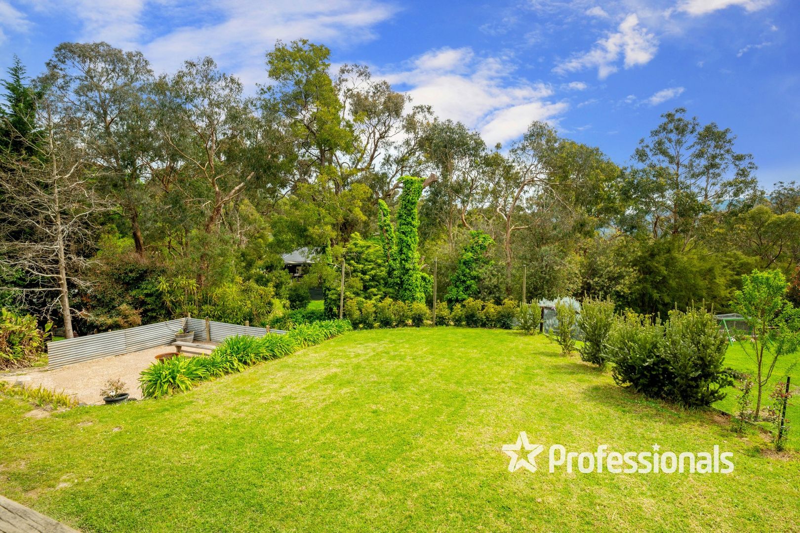 12 Hilltop Rise, Launching Place VIC 3139, Image 2