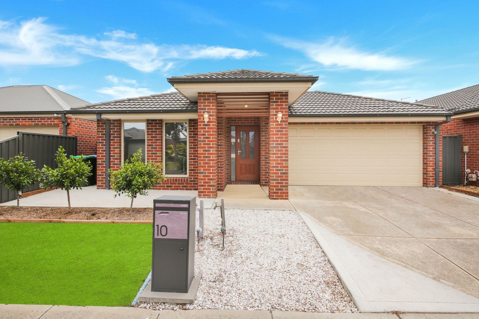 3 bedrooms House in 10 Heathcote Road MANOR LAKES VIC, 3024