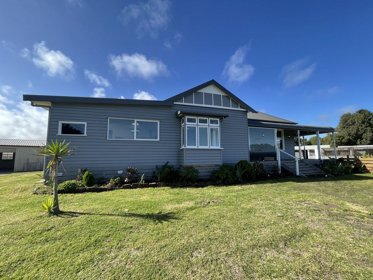 3 bedrooms House in 6 Treanna Road NARRAWONG VIC, 3285