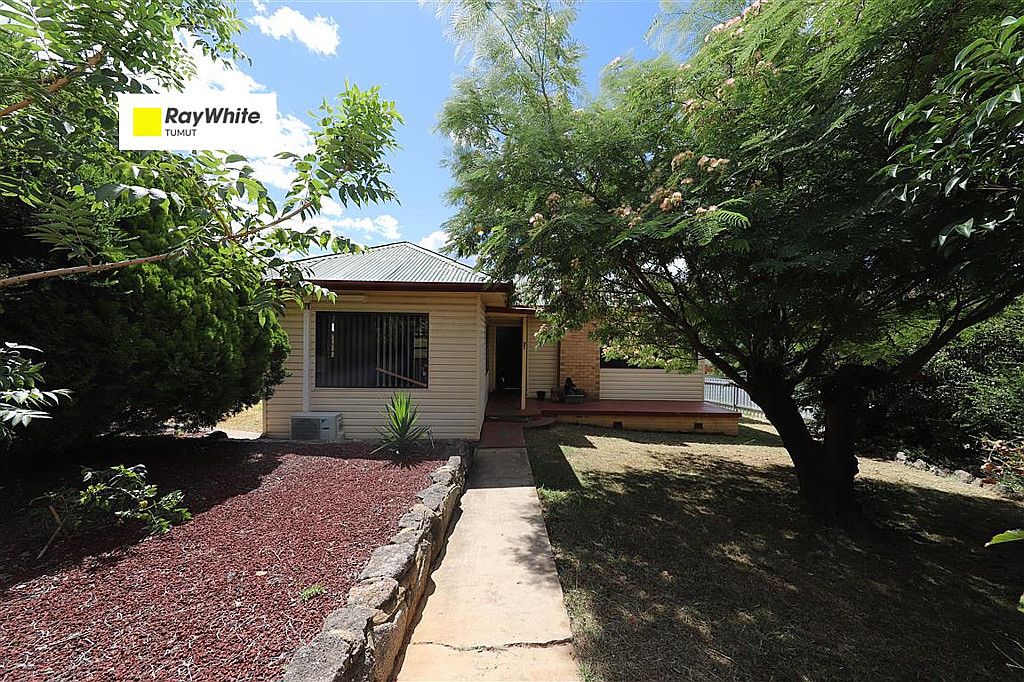 3 bedrooms House in 97 Broughton Street TUMUT NSW, 2720