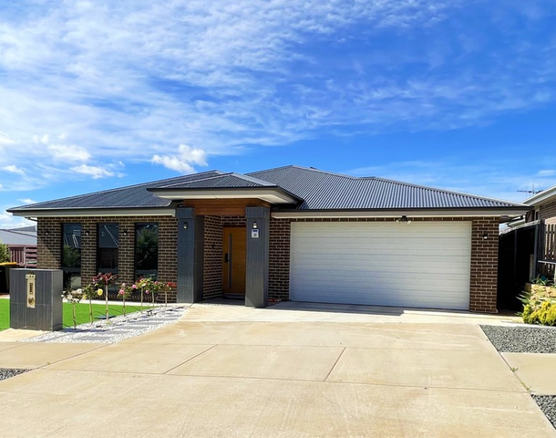 20 Janine Haines Terrace, Coombs ACT 2611