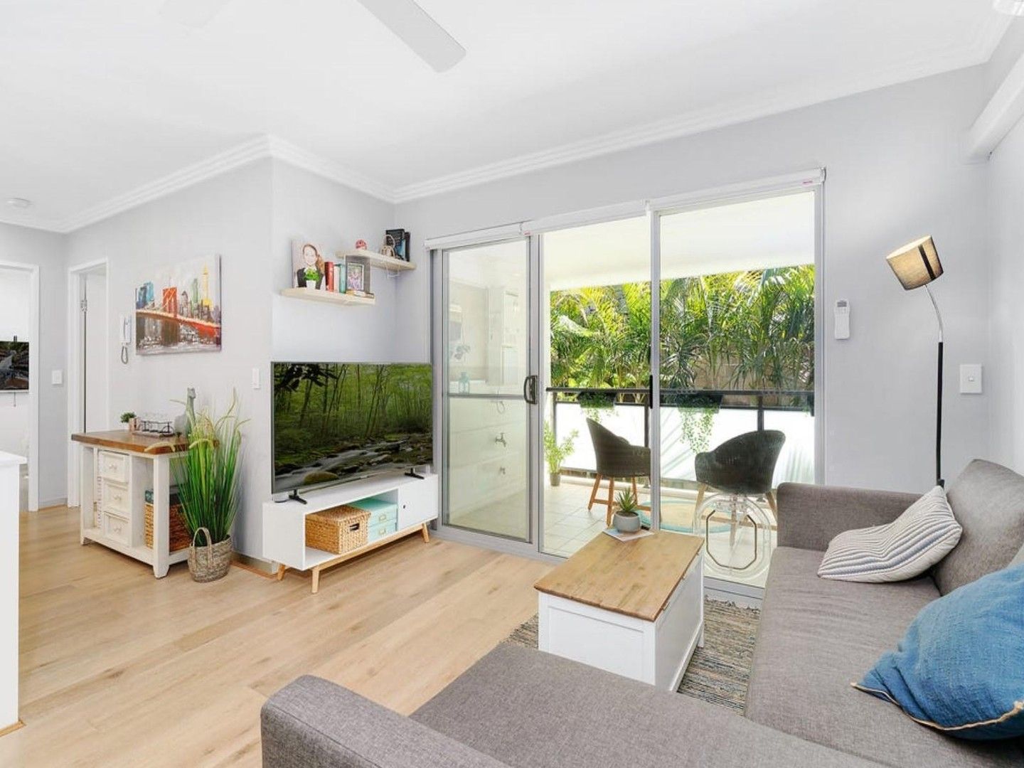 2 bedrooms Apartment / Unit / Flat in 25/12-16 Shackel Avenue BROOKVALE NSW, 2100