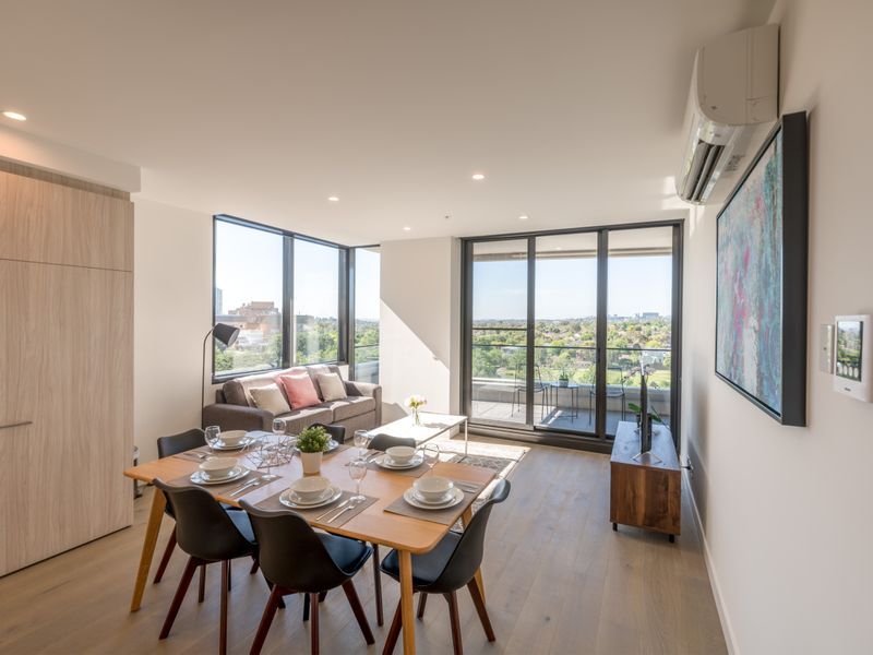 2 bedrooms Apartment / Unit / Flat in 401/15 Irving Street BOX HILL VIC, 3128