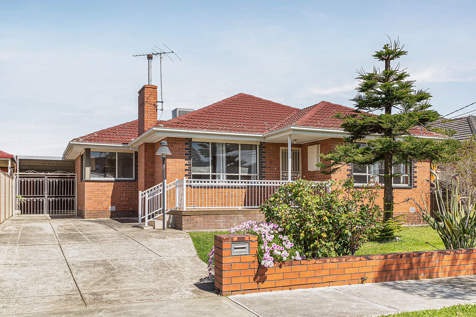 27 Tunaley Parade, Reservoir VIC 3073, Image 0