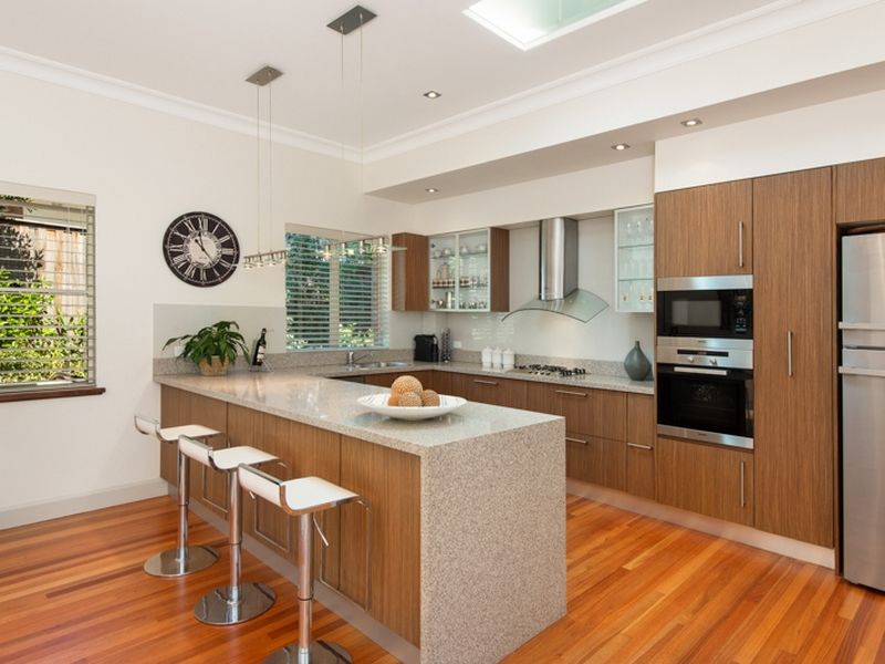 21 Grosvenor Street, WAHROONGA NSW 2076, Image 2