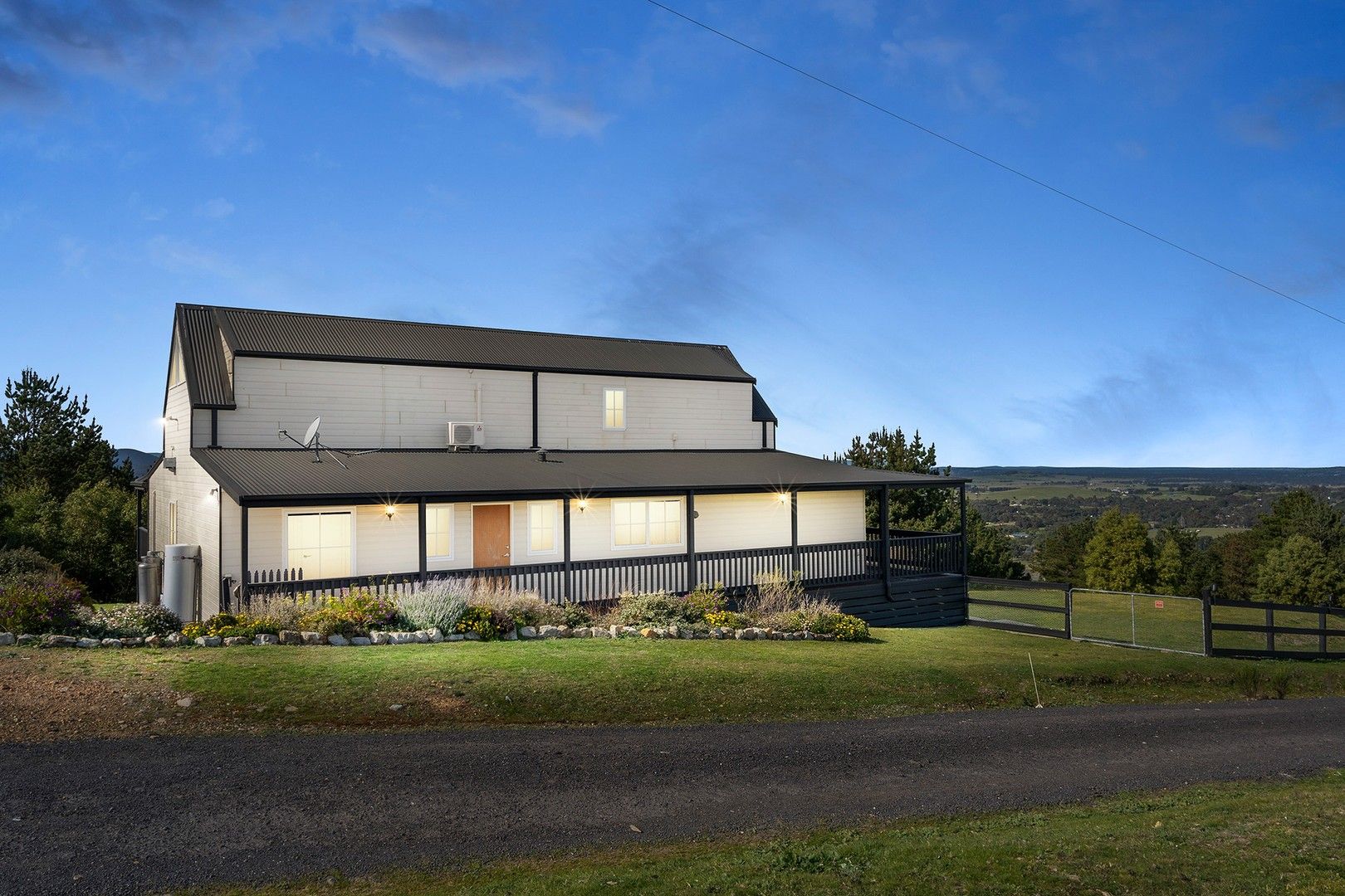 4 bedrooms House in 465 Seventh Avenue Avenue EDEN PARK VIC, 3757