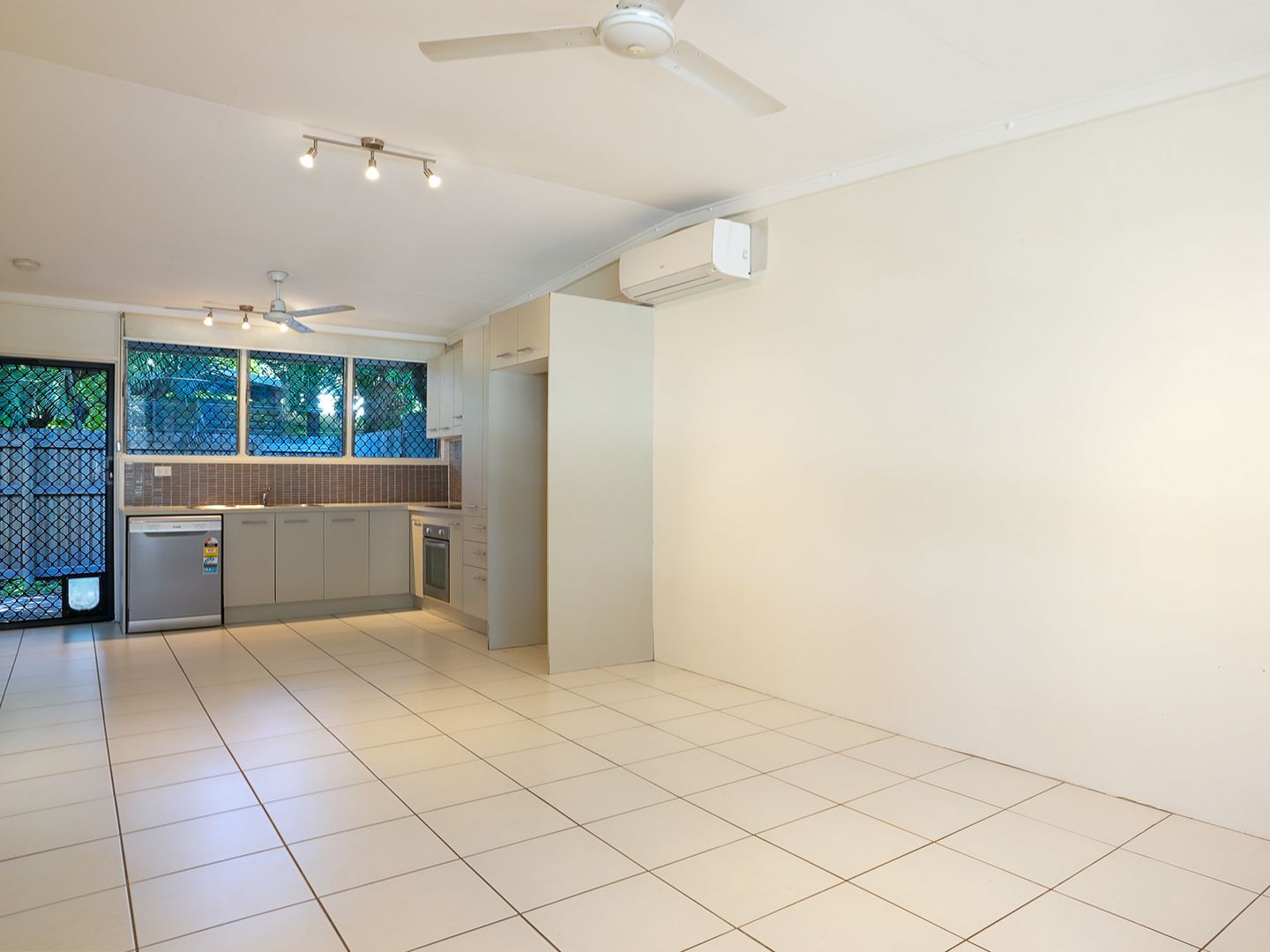 3/53 Princes Road, Hyde Park QLD 4812, Image 1