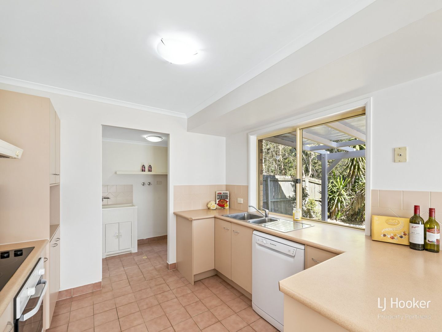 8/5 Carrington Court, Algester QLD 4115, Image 2