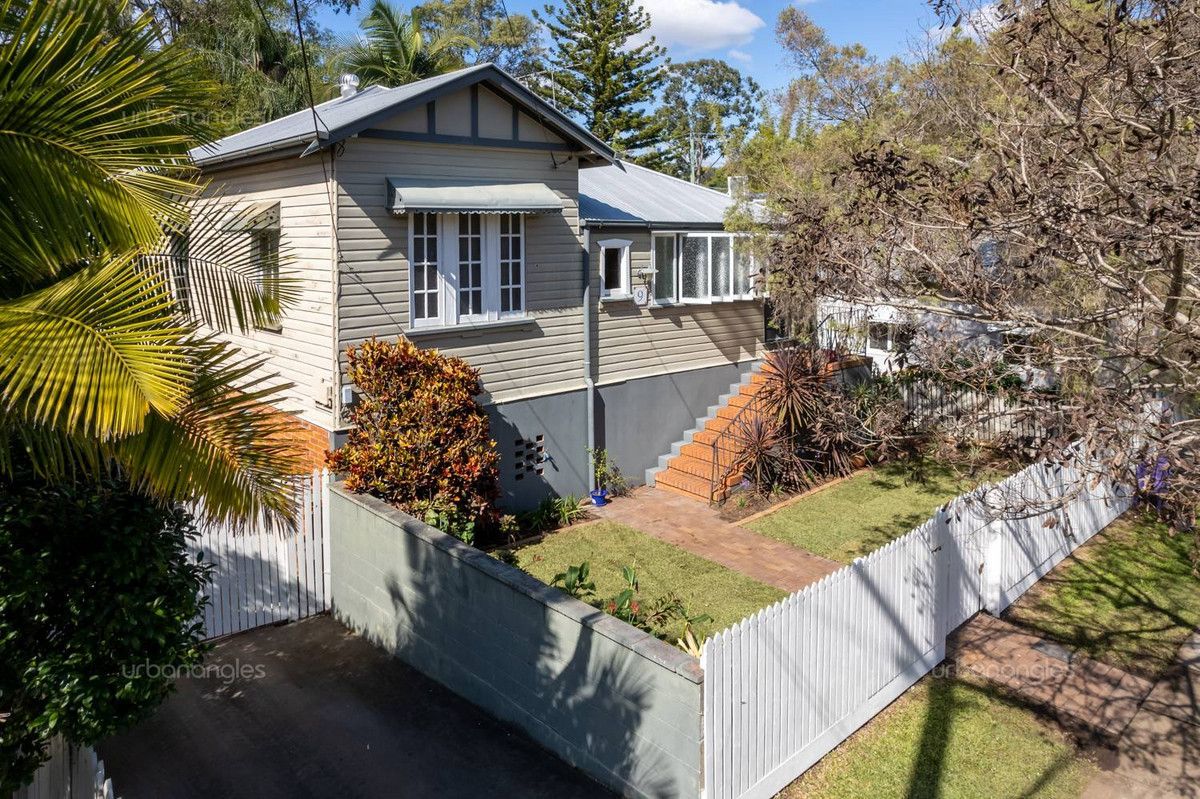 4 bedrooms House in 9 Fagan Road HERSTON QLD, 4006
