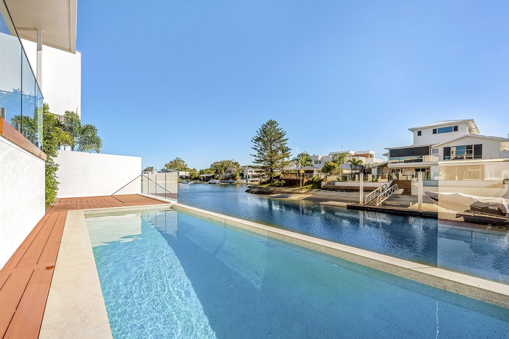 2/23 Flamingo Key, Broadbeach Waters QLD 4218, Image 2