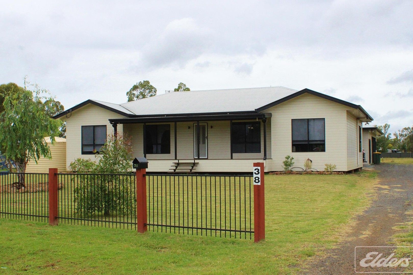 38 Owen Street East, Dalby QLD 4405