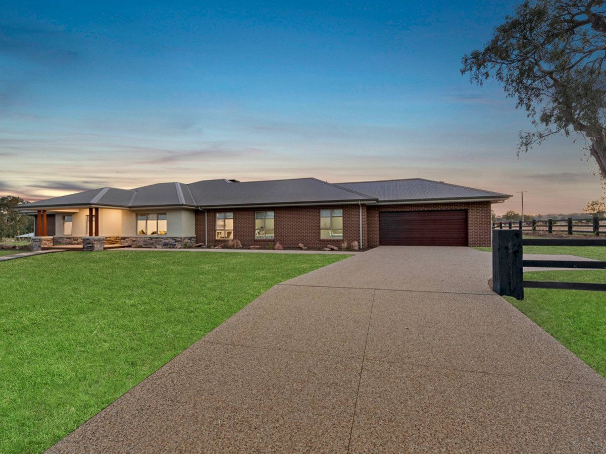 2 Stockmans Drive, Mansfield VIC 3722, Image 0