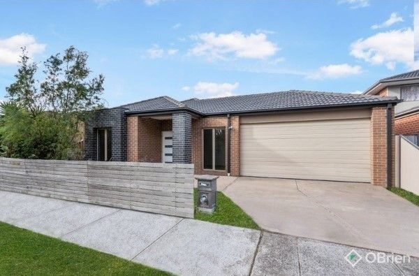4 bedrooms House in 66 Moondani Avenue ST ALBANS VIC, 3021