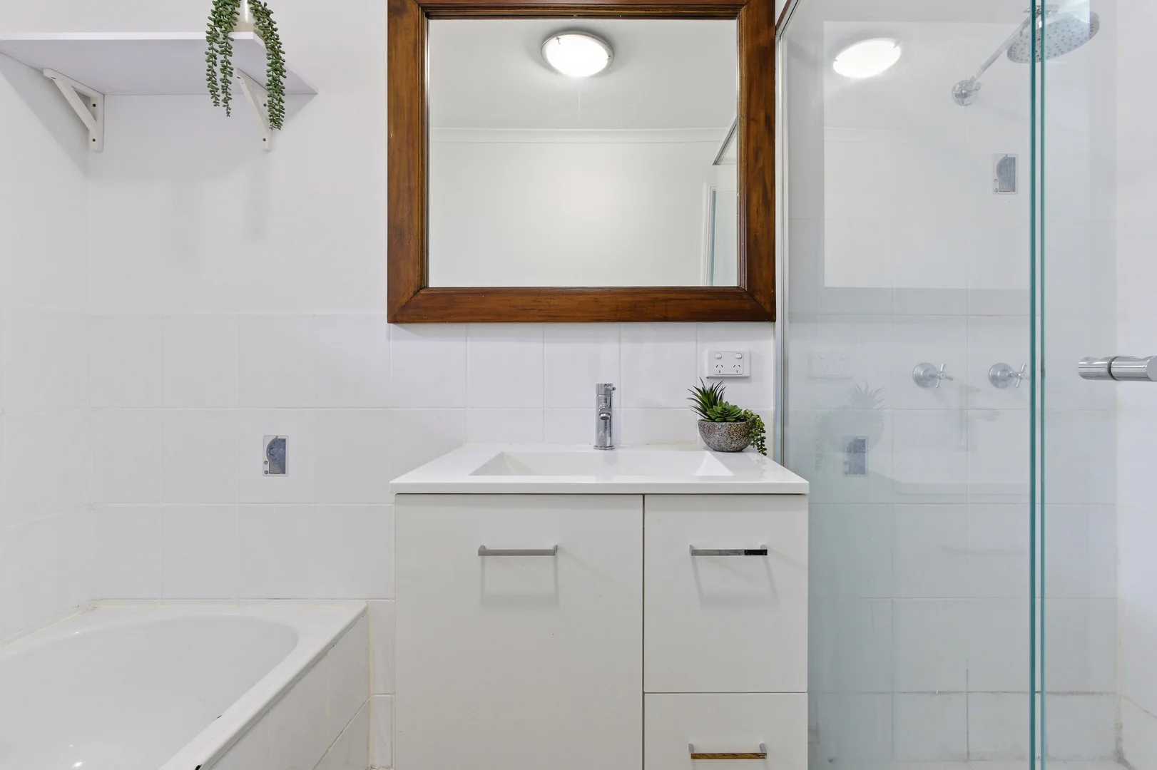 Additional image 12 of 1/12 Avi Court, Labrador QLD 4215