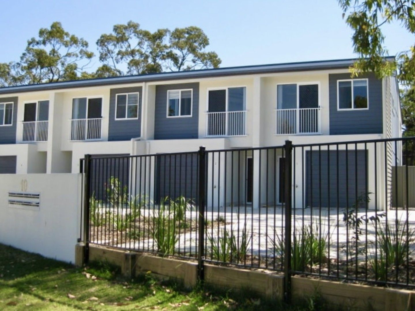 3 bedrooms Townhouse in 7/10 Menzies Court MORANBAH QLD, 4744