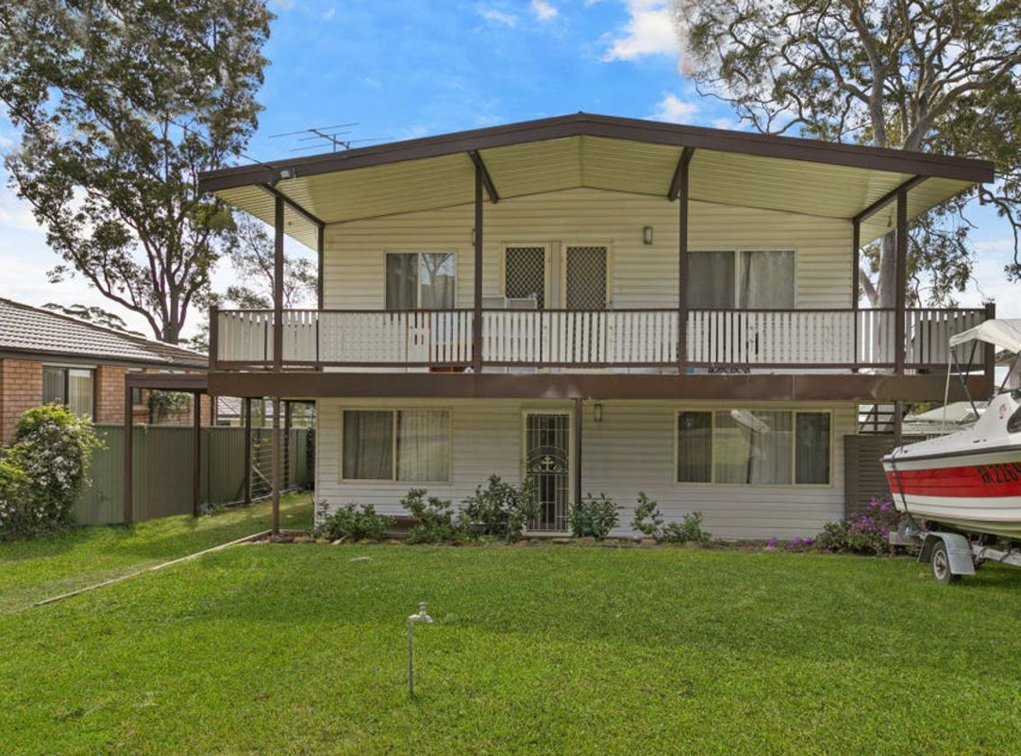 14 Griffith Street, Mannering Park NSW 2259, Image 0