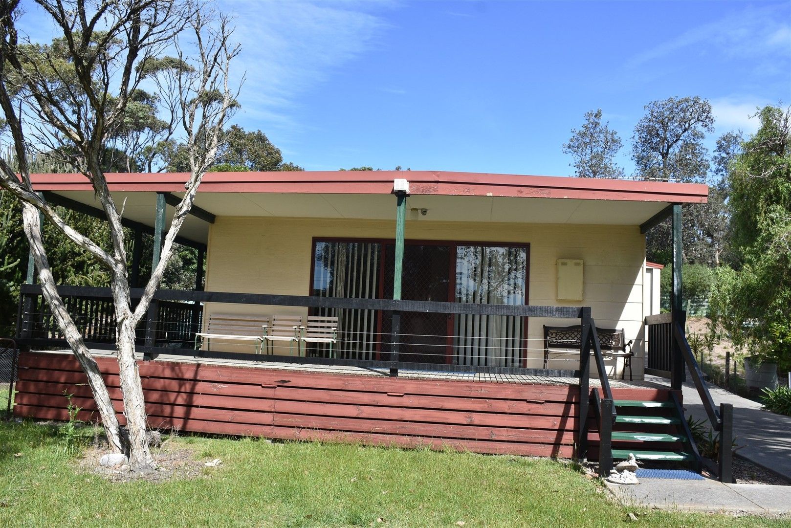 2 bedrooms House in 97 Fifth Street PARADISE BEACH VIC, 3851