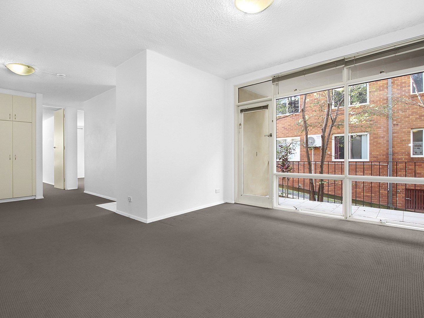 2 bedrooms Apartment / Unit / Flat in 2/518 Mowbray Road LANE COVE NSW, 2066