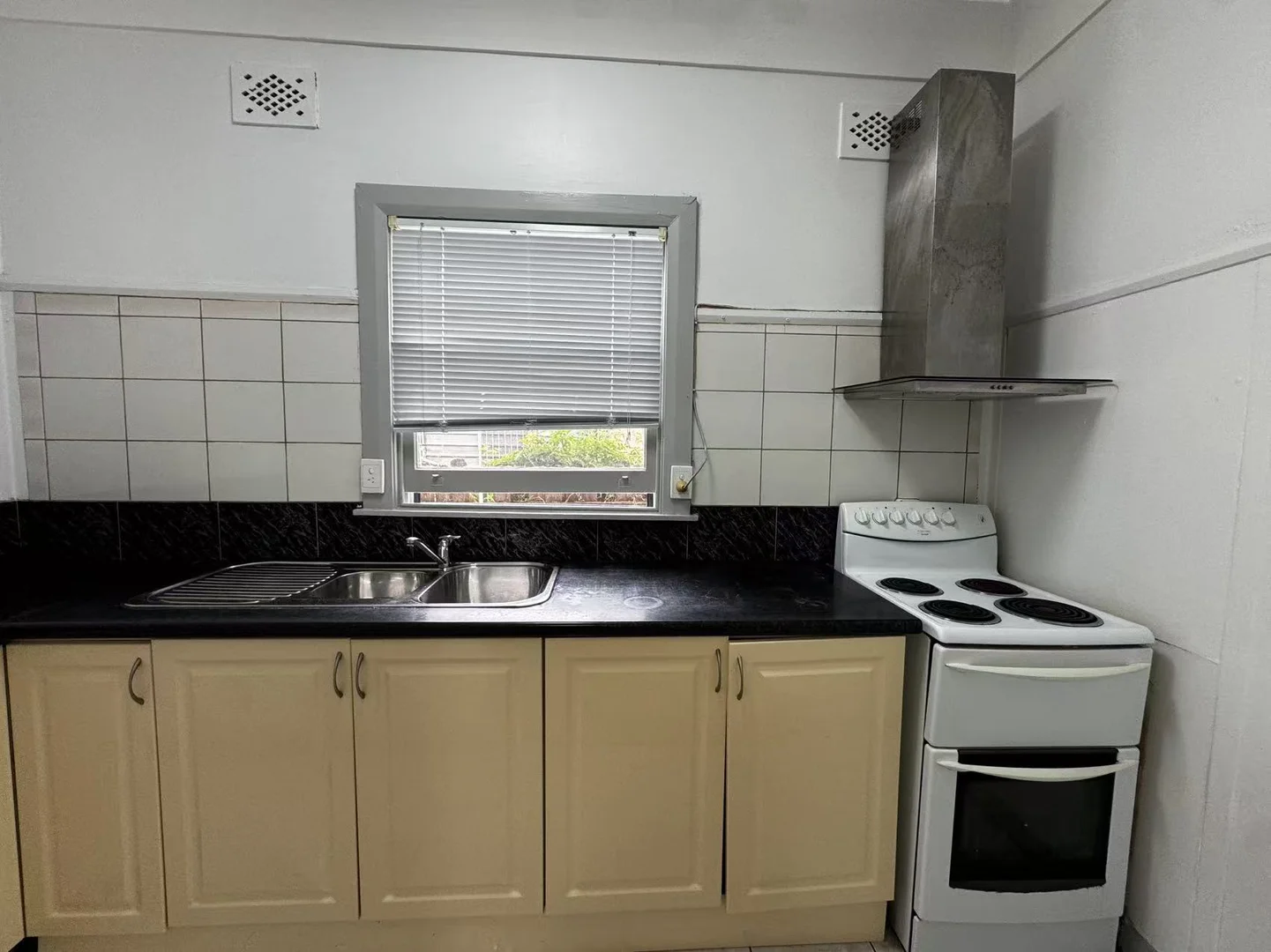 Additional image 5 of 198A Belmore Road North, Riverwood NSW 2210