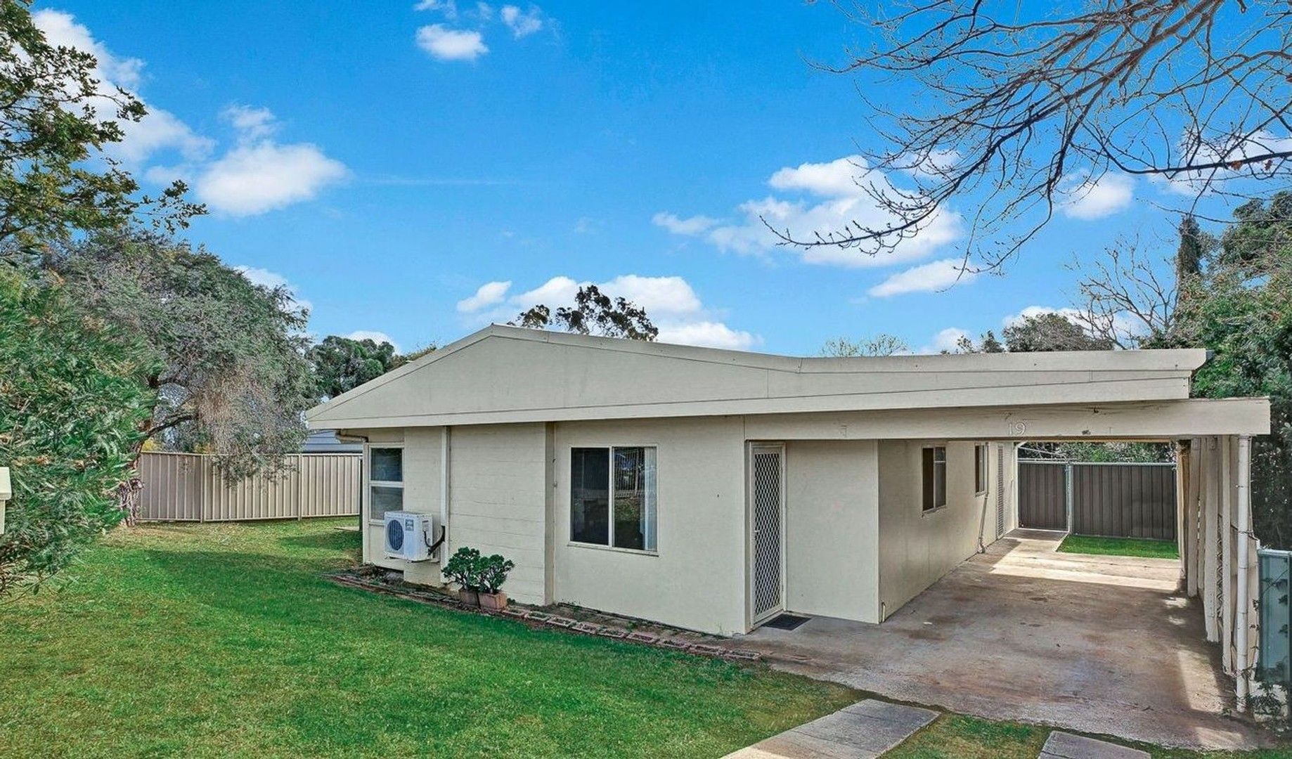 3 bedrooms House in 19 Campbellfield Avenue BRADBURY NSW, 2560