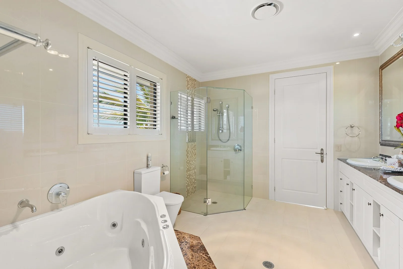 Additional image 24 of 6 Chantilly Close, Benowa QLD 4217