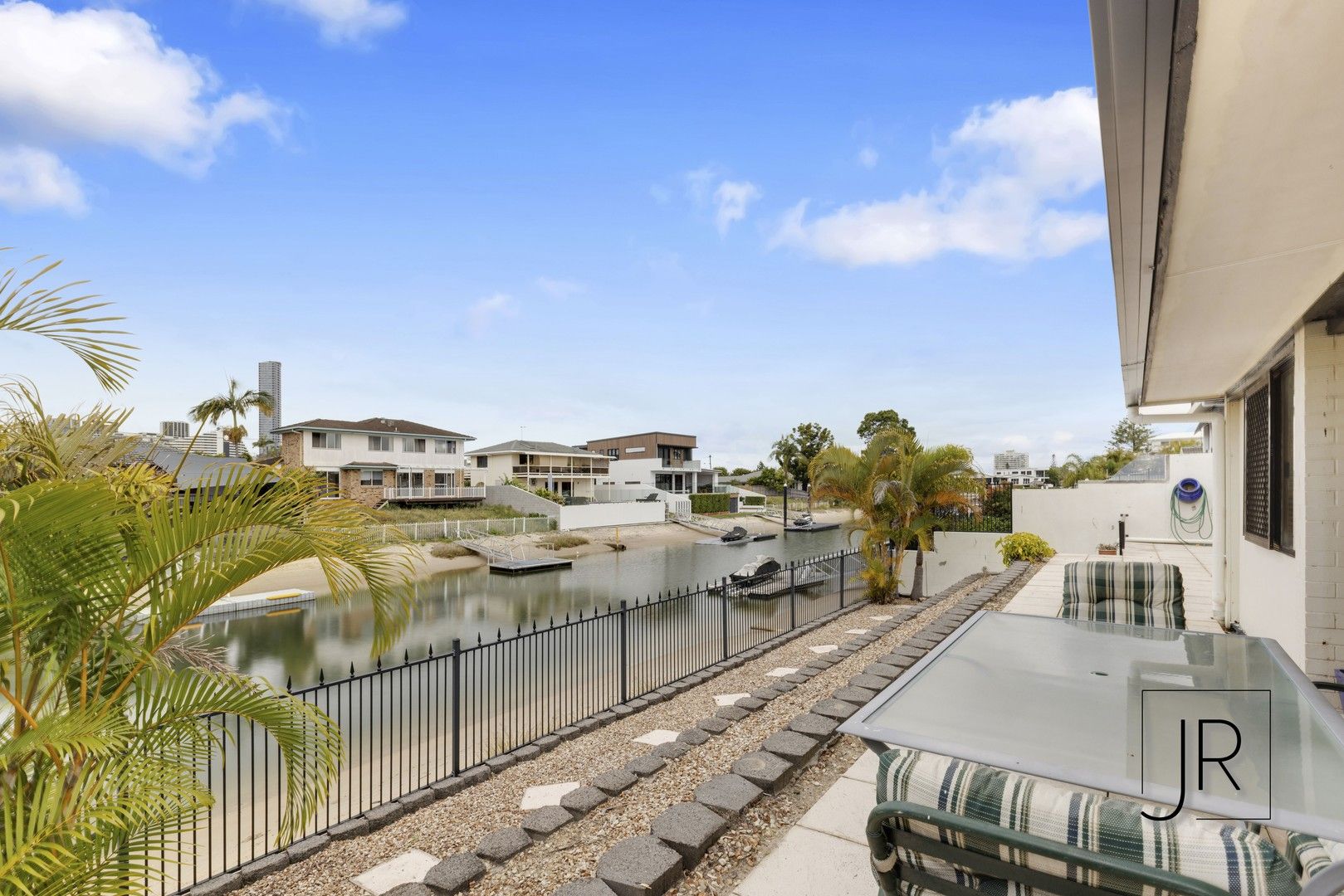 4 bedrooms House in 10 Summerland Key BROADBEACH WATERS QLD, 4218