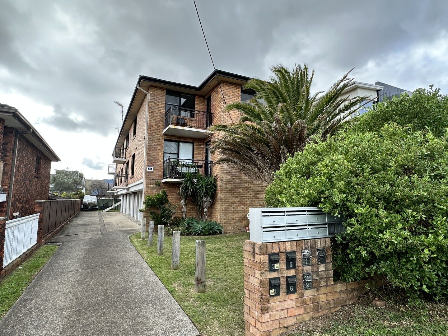 2 bedrooms Apartment / Unit / Flat in 1/13 John Davey Avenue CRONULLA NSW, 2230