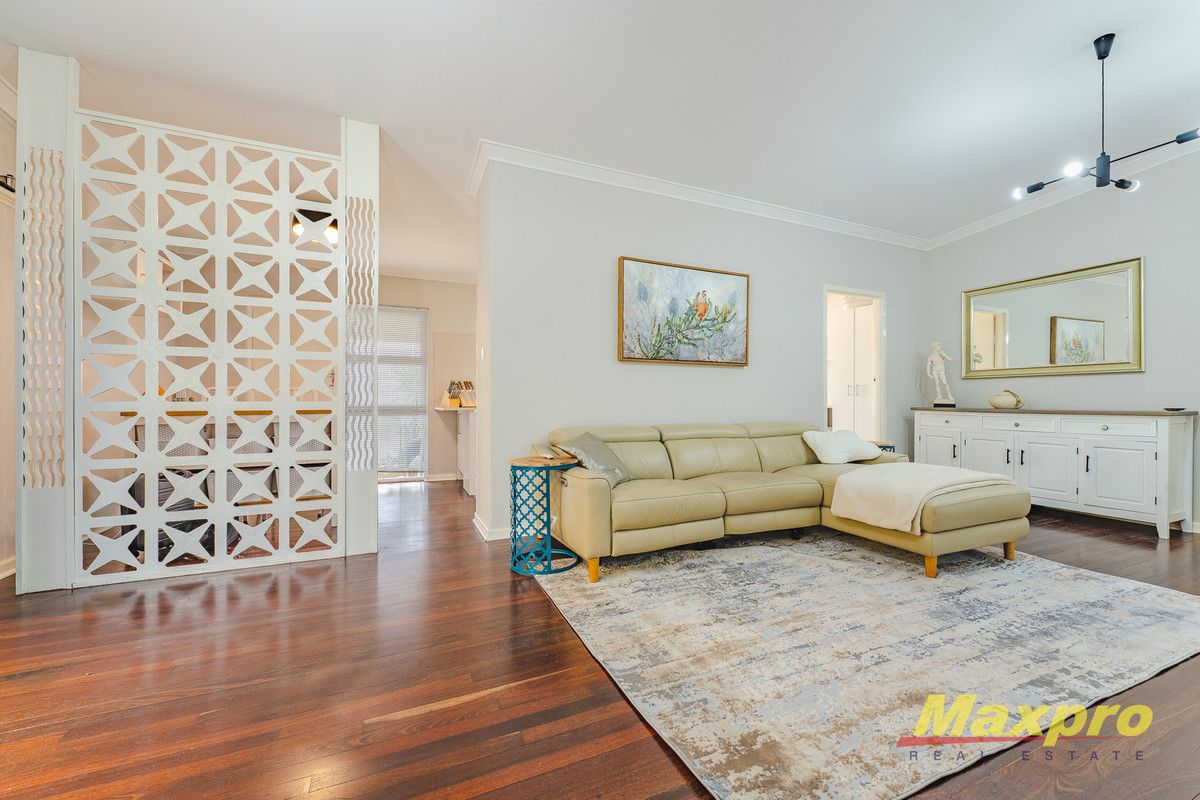 4 bedrooms House in 20 Bywood Way LYNWOOD WA, 6147