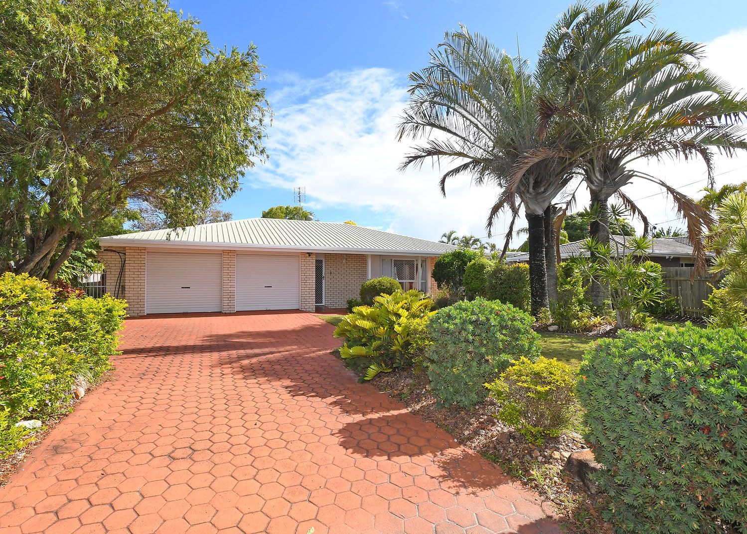 4 FRANGIPANNI AVENUE, Kawungan QLD 4655, Image 0