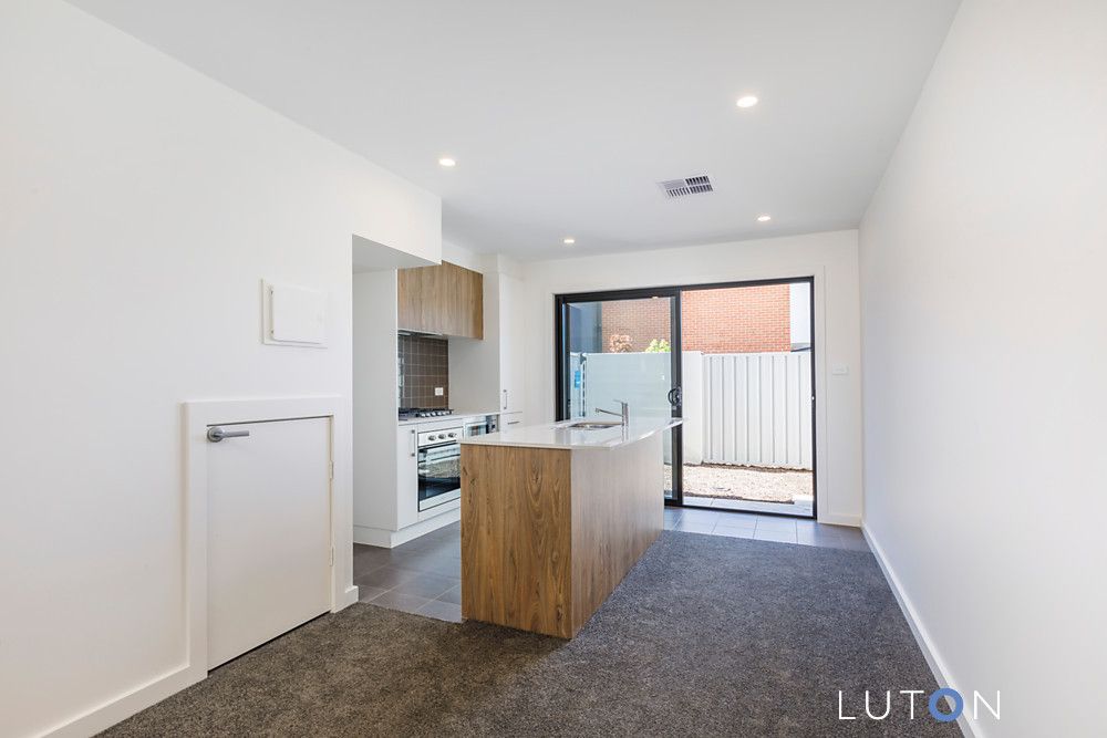 142/1 Rowland Rees Crescent, Greenway ACT 2900, Image 2