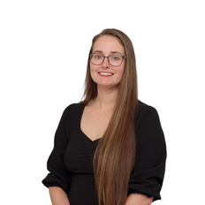 Tess King, Sales representative