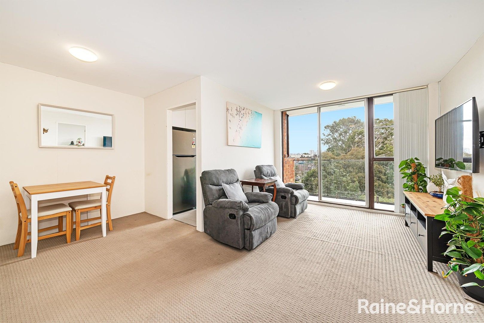 1 bedrooms Apartment / Unit / Flat in 8F/14 Bligh Place RANDWICK NSW, 2031