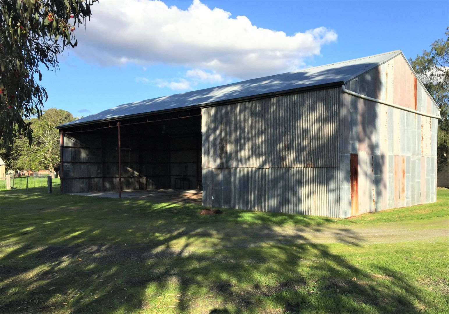 2127 Thomas Road, Darling Downs WA 6122, Image 2