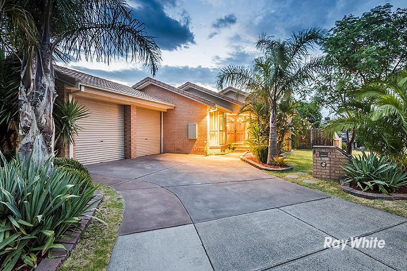 1 Tad Court, Cranbourne North VIC 3977, Image 0