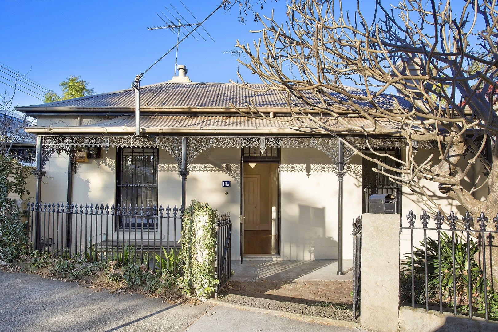 2 bedrooms House in 11A Nelson St ANNANDALE NSW, 2038