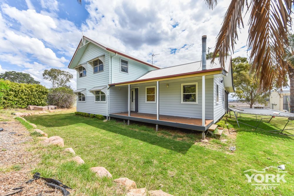 11 Jannusch Road, Gowrie Mountain Property History & Address Research