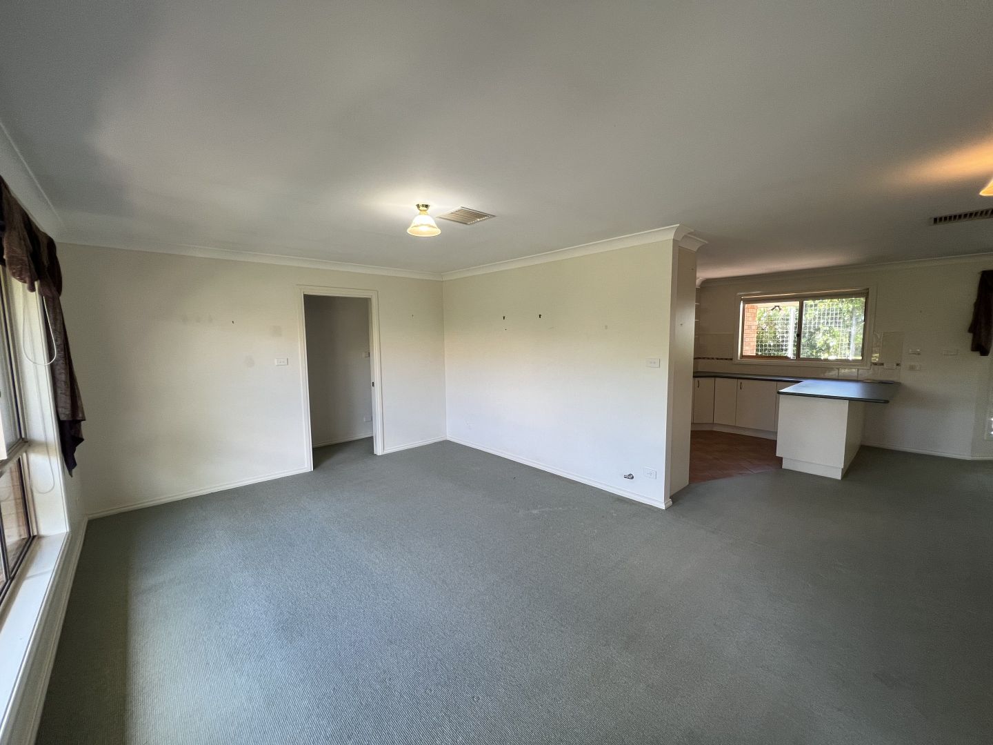 2/8 Cobden Place, Parkes NSW 2870 House For Rent 430 Domain