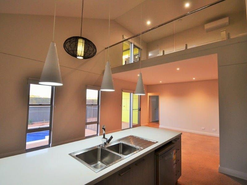 4 bedrooms Townhouse in 4/10 Eucla Close SOUTH HEDLAND WA, 6722